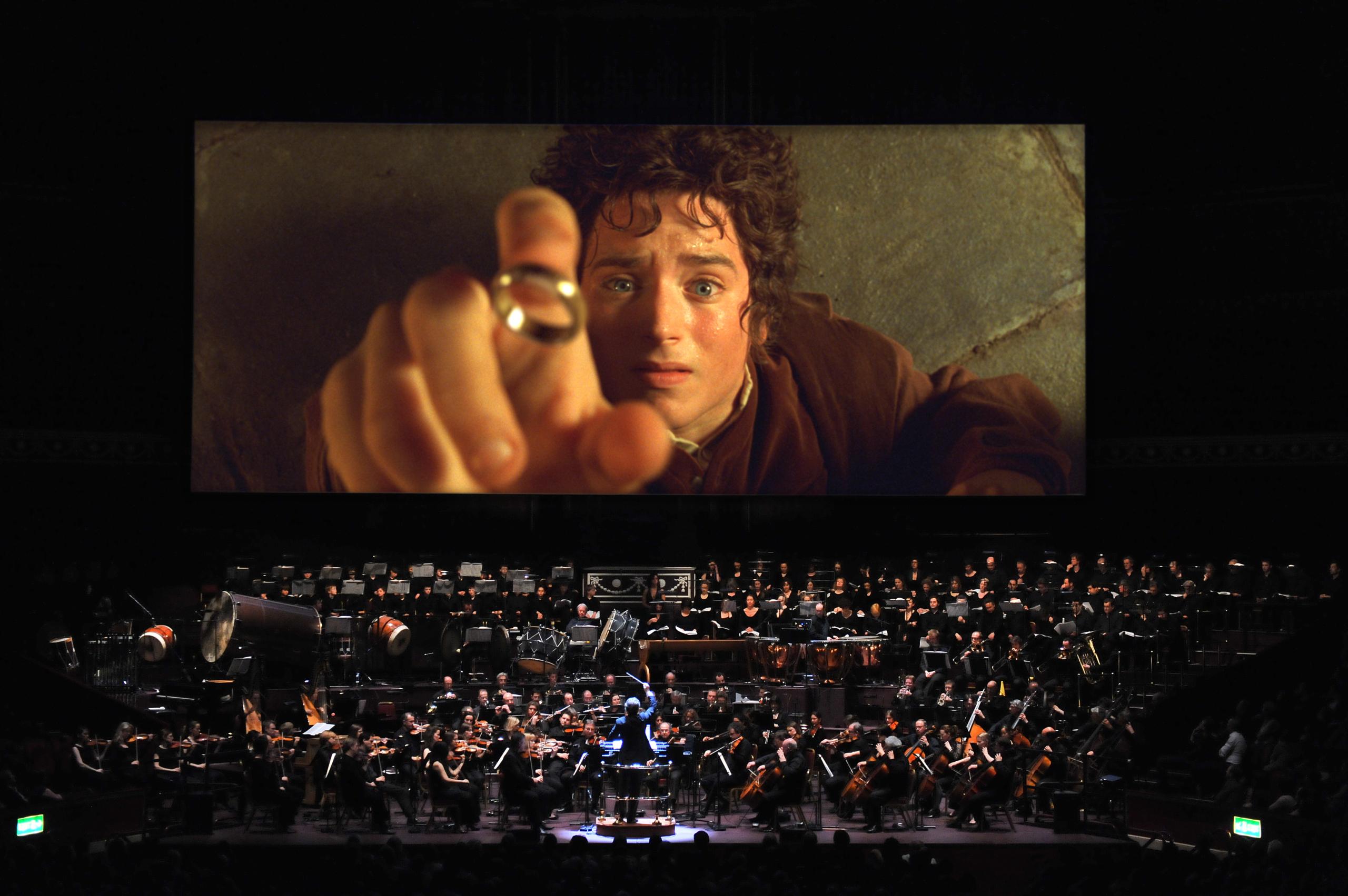 THE LORD OF THE RINGS: The fellowship of the ring in Concert